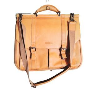 Kenneth Cole 